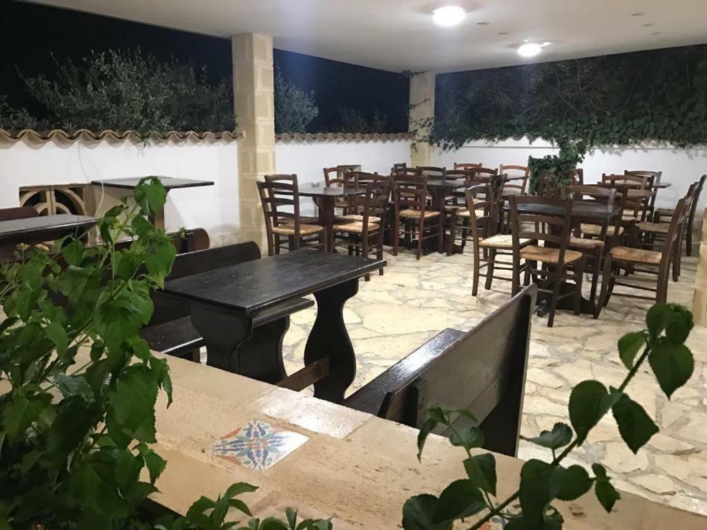 Villa Ceni - Appartamenti Con Camere, Cucina, Wc E Terrazza Sul Mare In Villa Con Piscina, Giardino E Parcheggio Маринелла Экстерьер фото